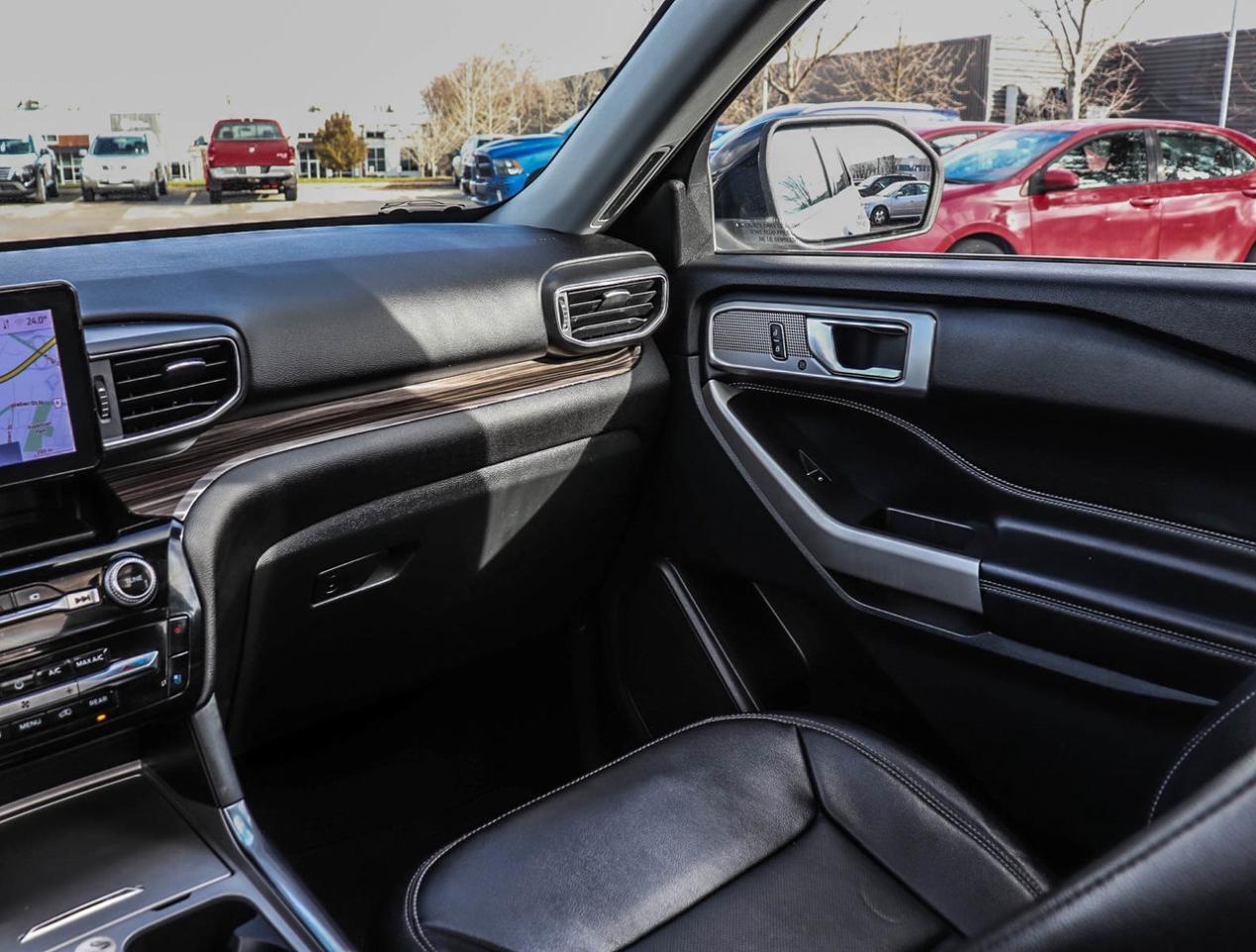 2023 Ford Explorer LIMITED Photo