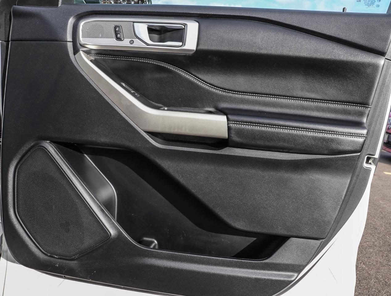 2023 Ford Explorer LIMITED Photo