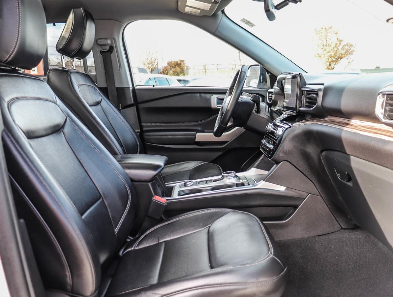 2023 Ford Explorer LIMITED Photo