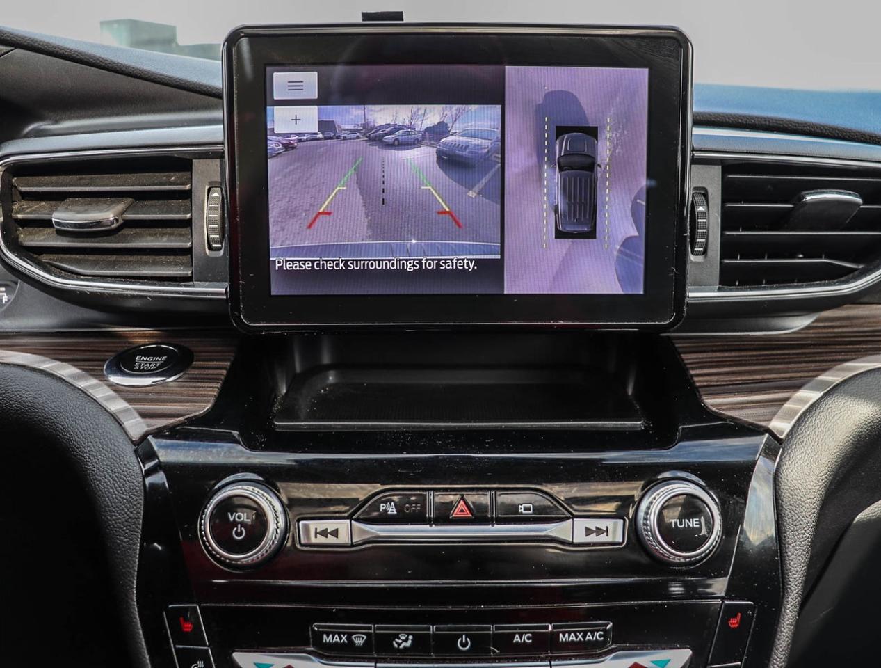 2023 Ford Explorer LIMITED Photo