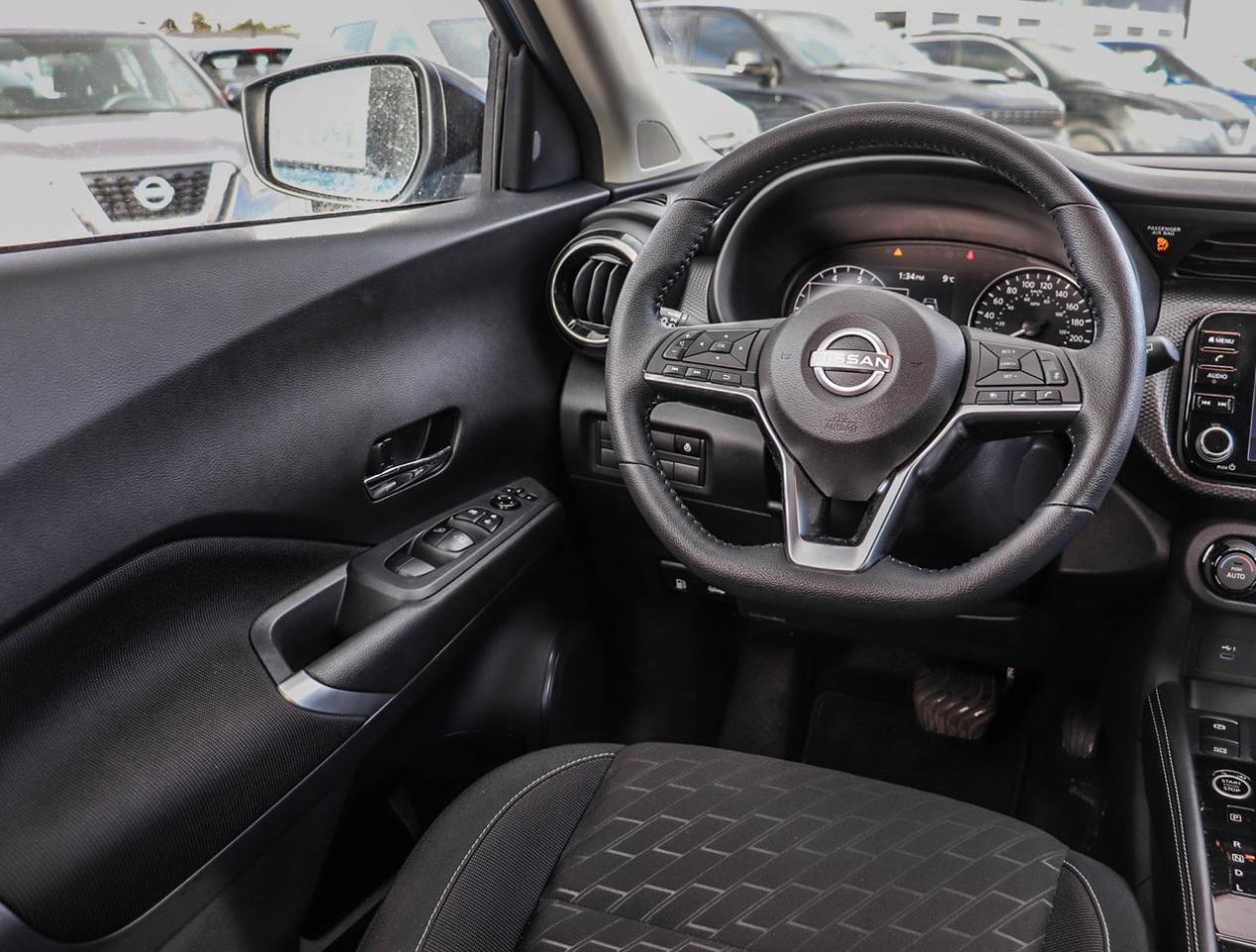 2024 Nissan Kicks SV Photo