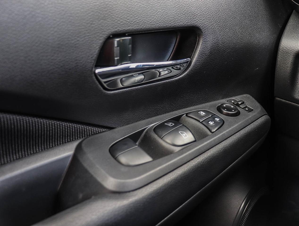 2024 Nissan Kicks SV Photo