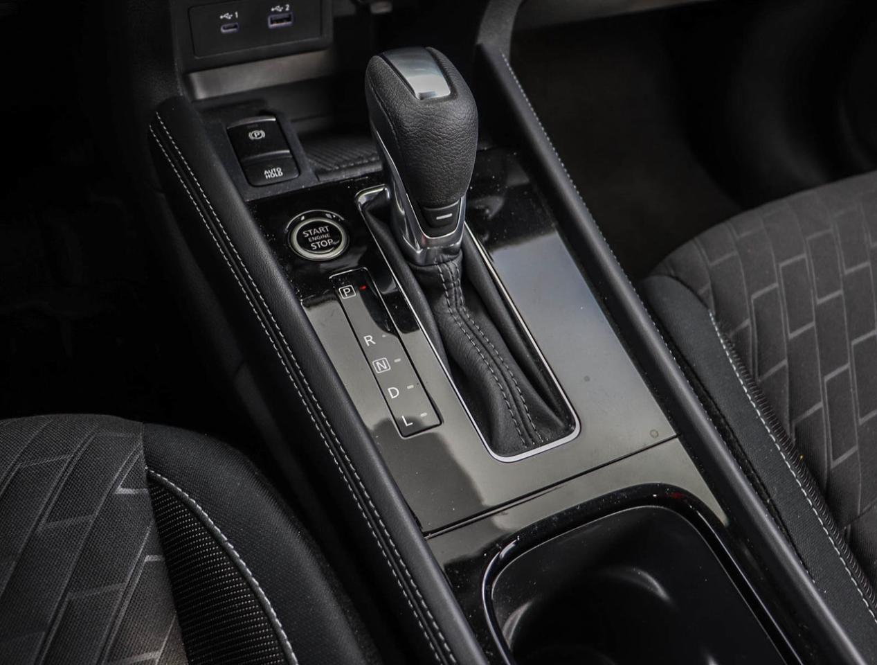 2024 Nissan Kicks SV Photo