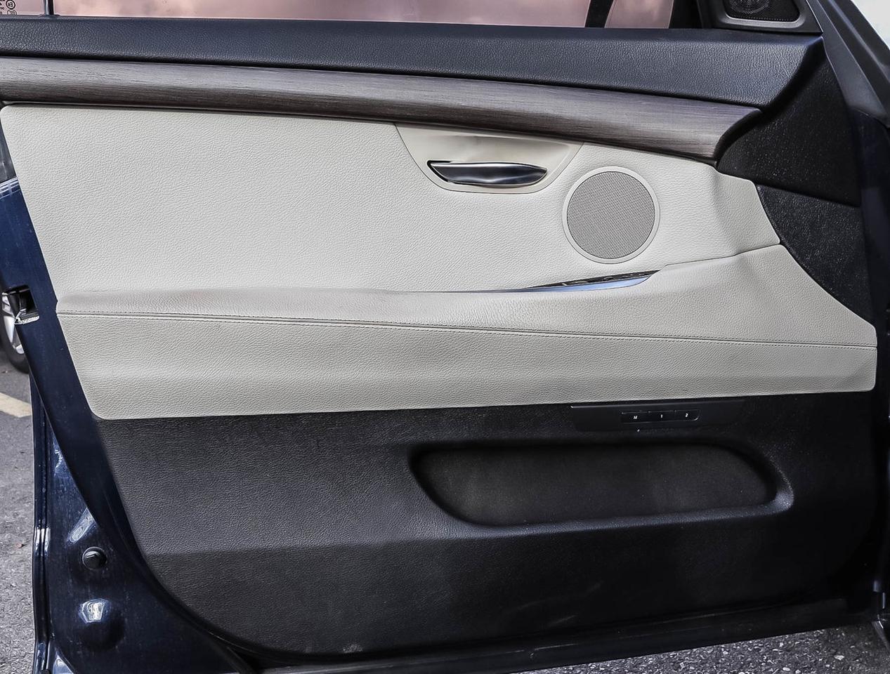 2013 BMW 5 Series 535i xDrive Photo