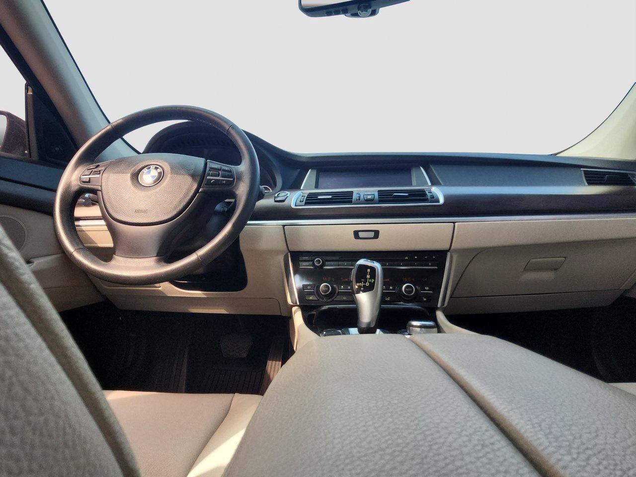 2013 BMW 5 Series 535i xDrive Photo