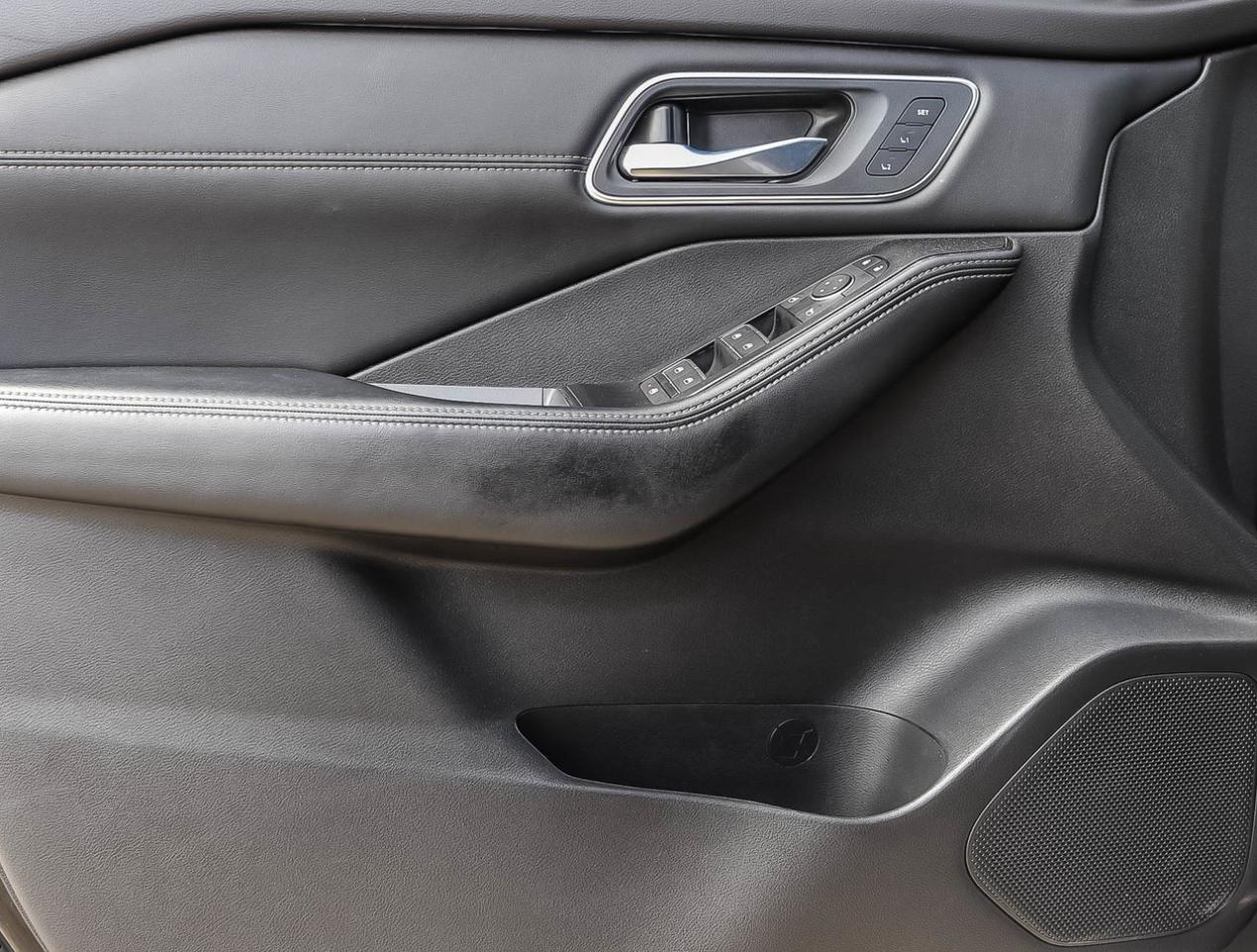 2025 Nissan Rogue Platinum Photo