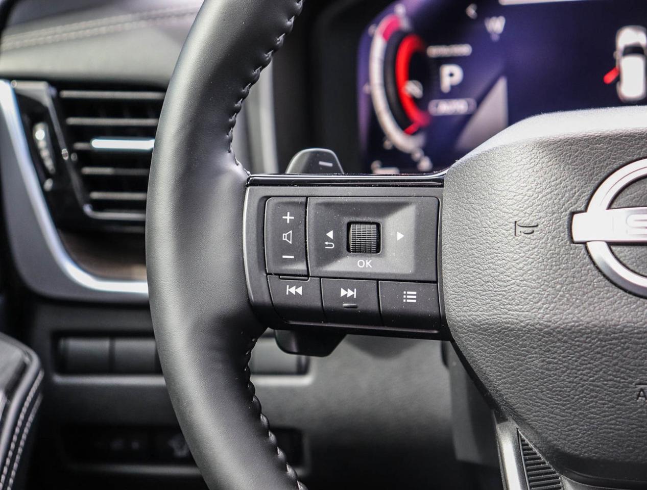 2025 Nissan Rogue Platinum Photo