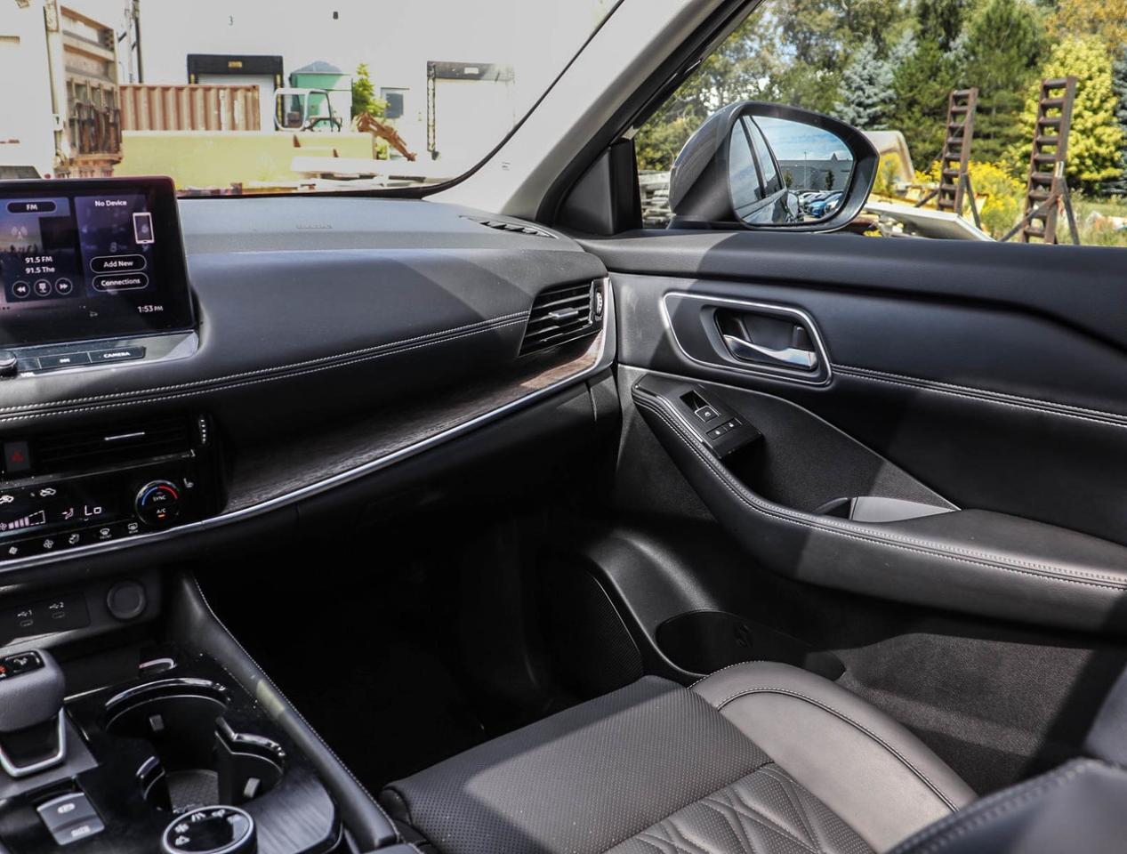 2025 Nissan Rogue Platinum Photo