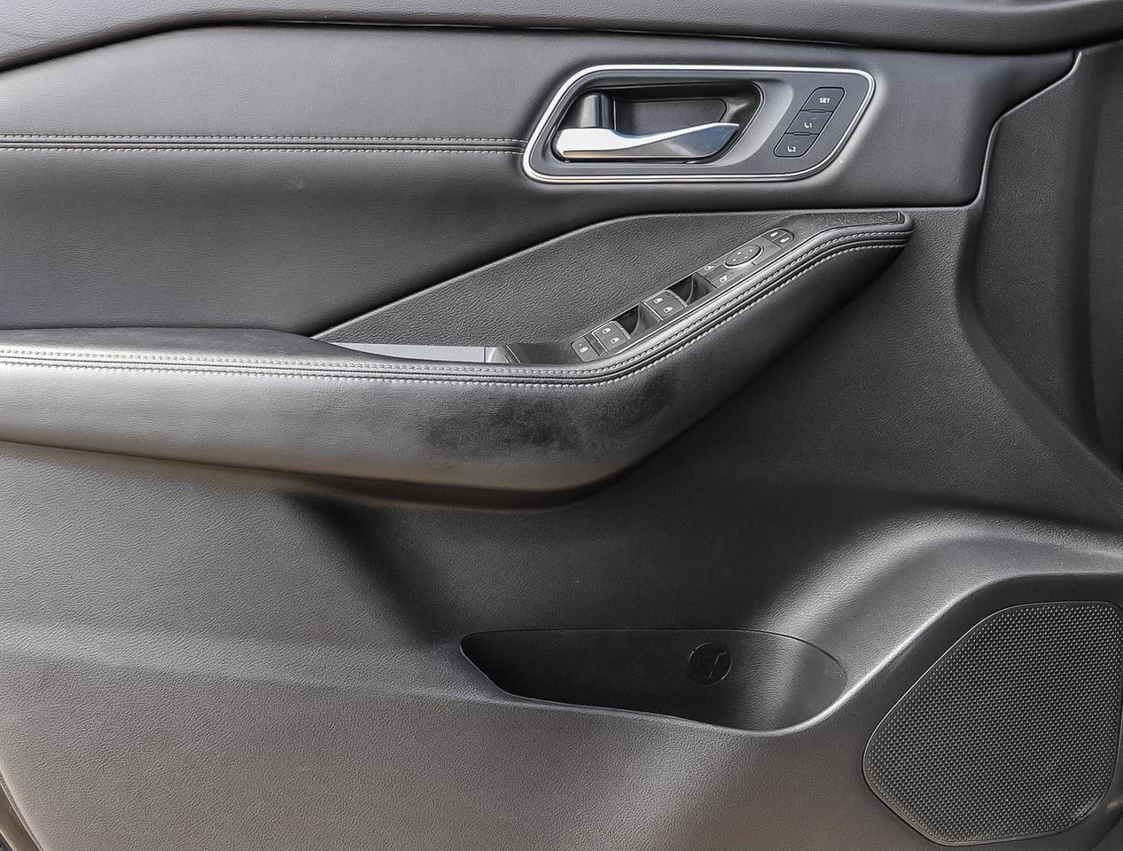 2025 Nissan Rogue Platinum Photo