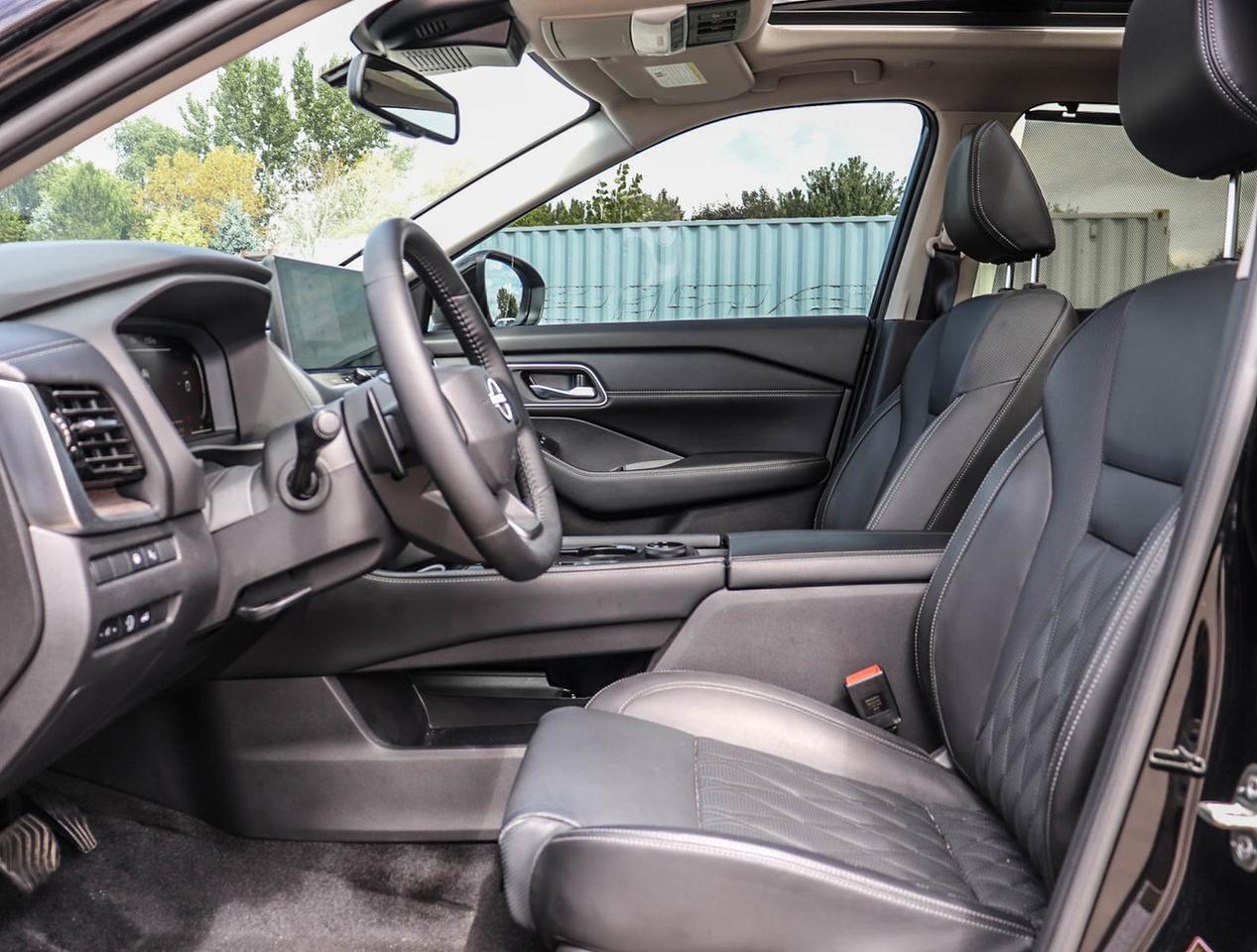 2025 Nissan Rogue Platinum Photo