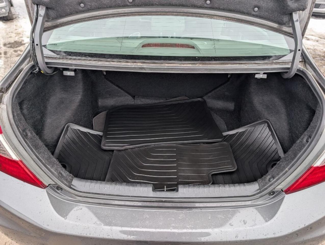 2012 Honda Civic EX-L   LEATHER   SUNROOF   HTD SEATS Photo