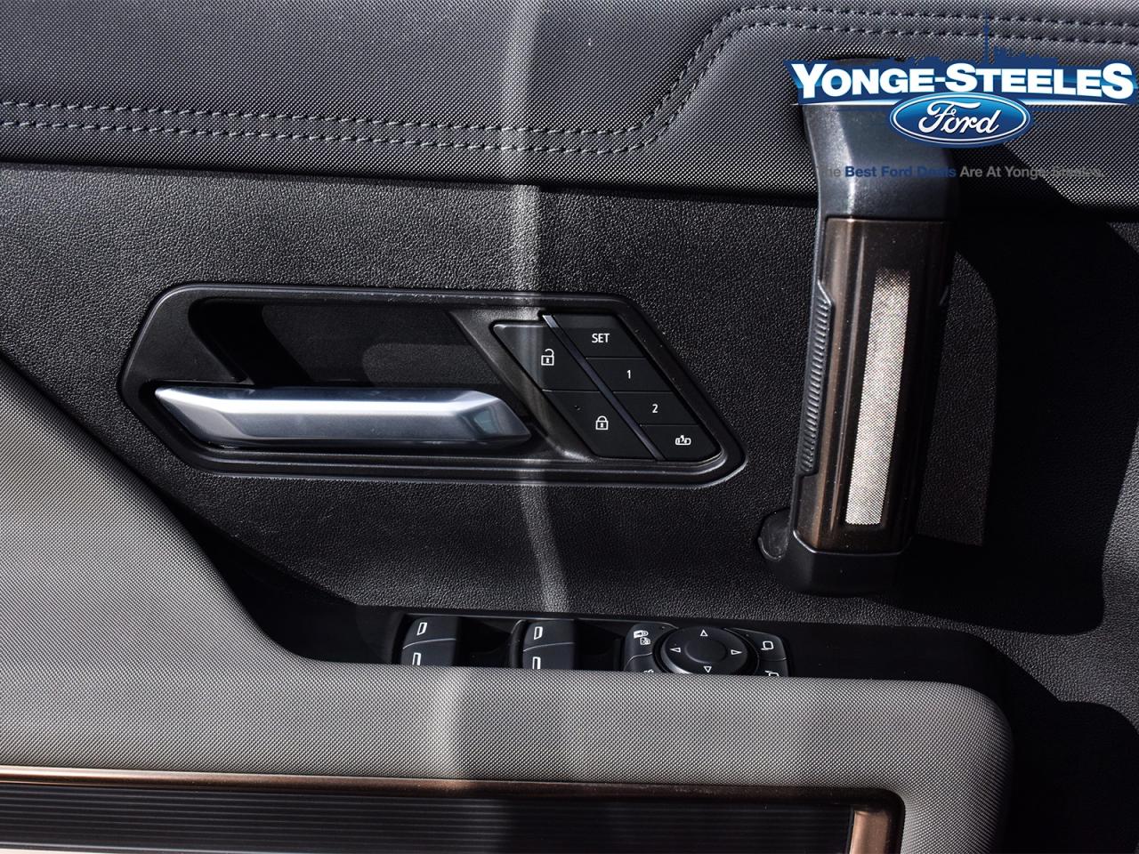 2024 GMC HUMMER EV SUV e4WD 4dr 3X Photo