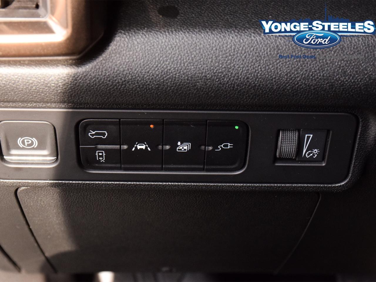 2024 GMC HUMMER EV SUV e4WD 4dr 3X Photo