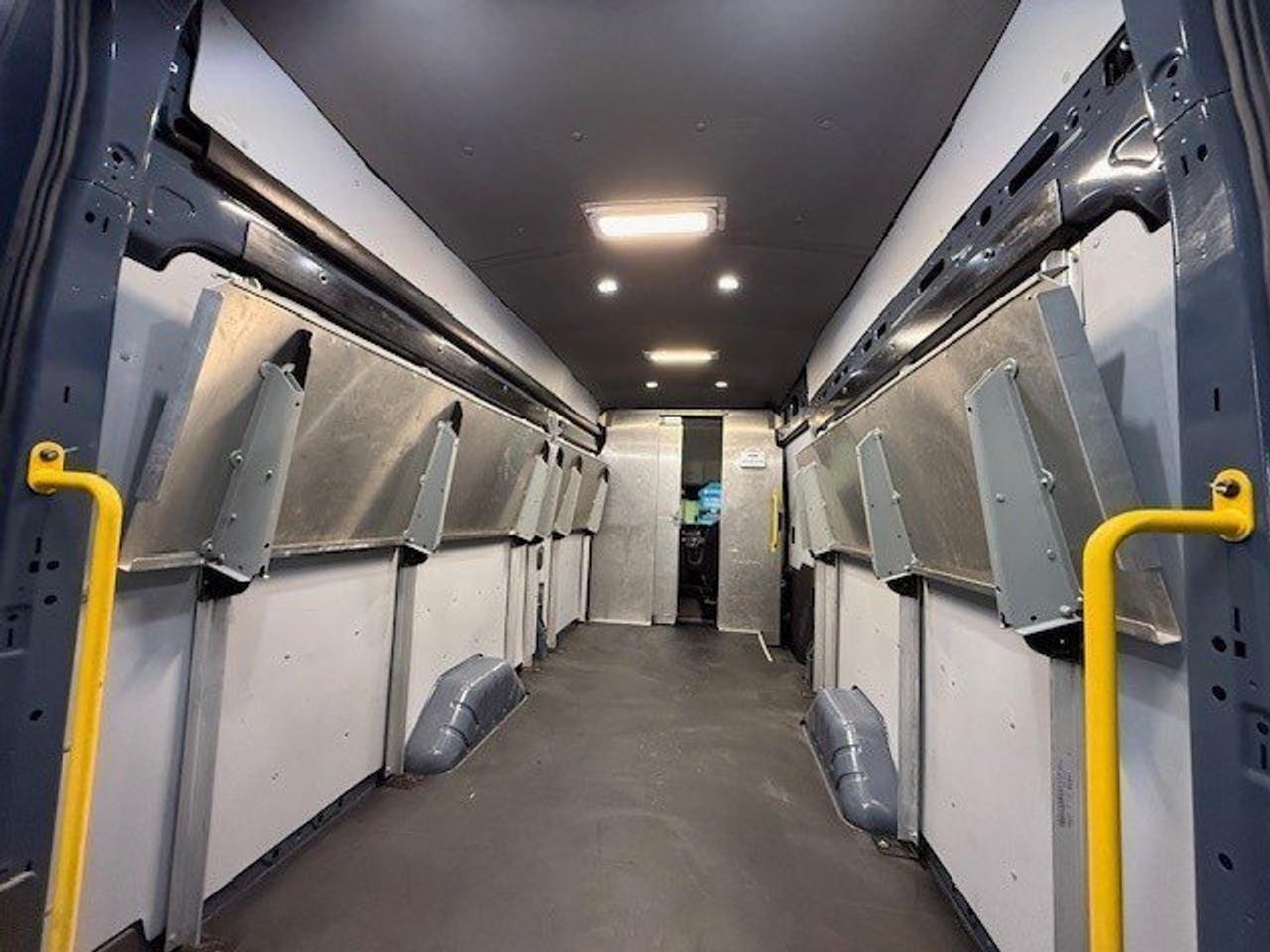 2021 Ford Transit Cargo Van T-250 148 EL   EXTRA LONG   CAMERA   HIGH ROOF   N Photo5