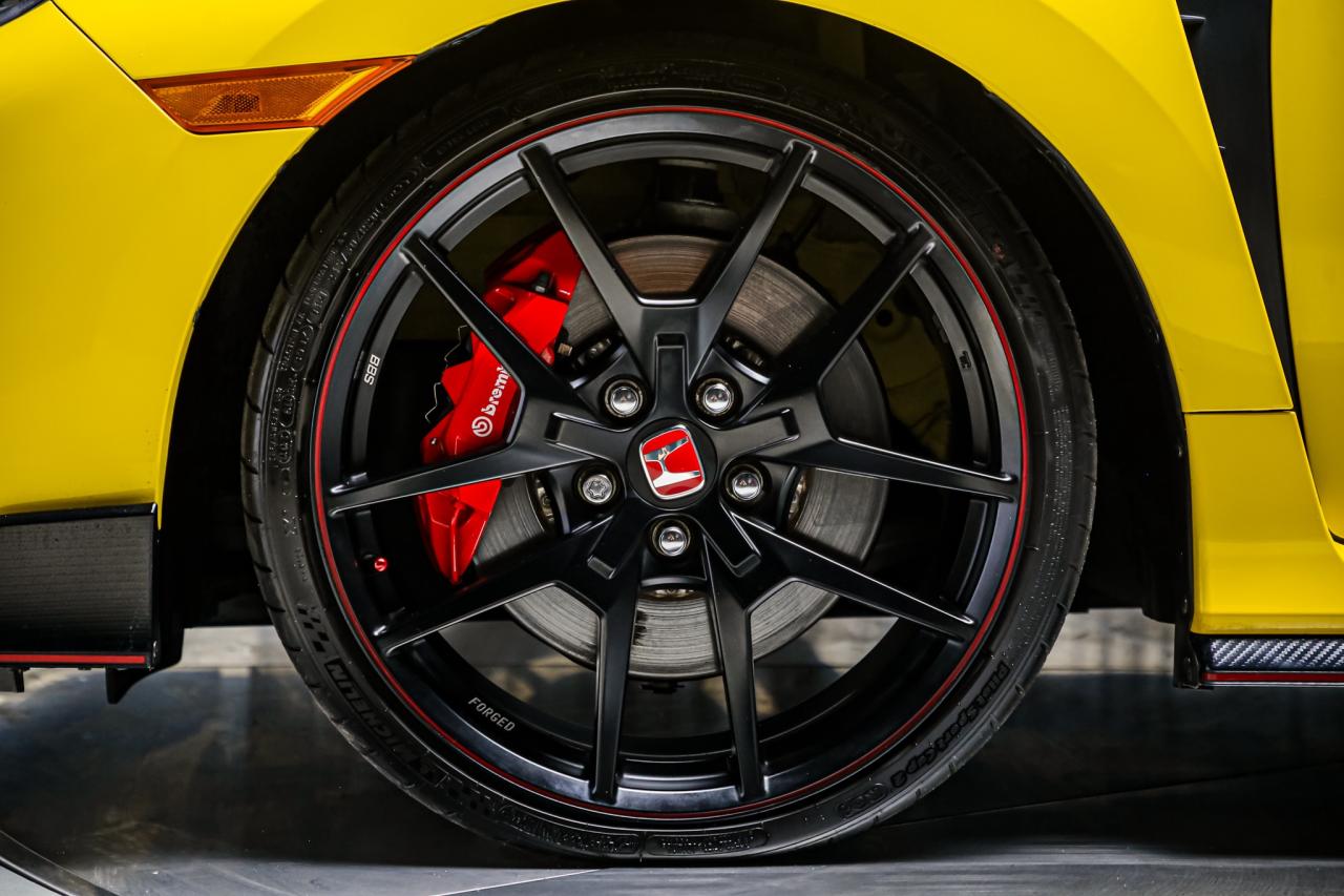 2021 Honda Civic Type R LIMITED EDITION 1 OF 1020 306HP MANUAL LOADED Photo