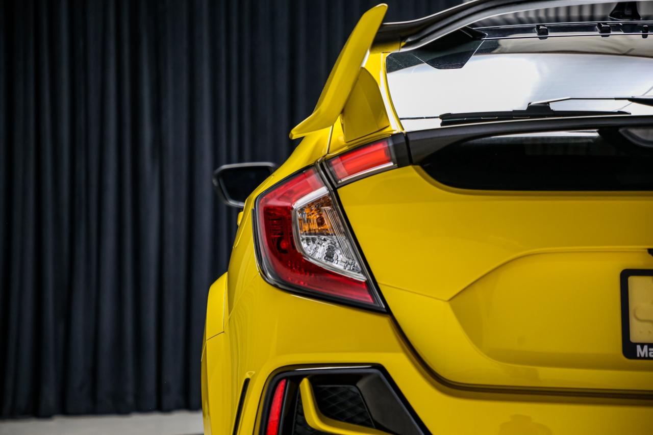 2021 Honda Civic Type R LIMITED EDITION 1 OF 1020 306HP MANUAL LOADED Photo