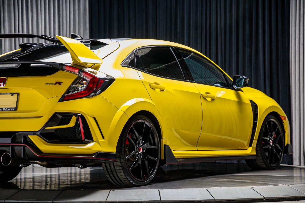 2021 Honda Civic Type R LIMITED EDITION 1 OF 1020 306HP MANUAL LOADED Photo