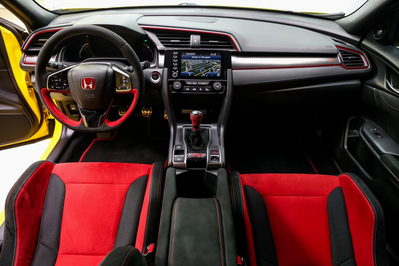 2021 Honda Civic Type R LIMITED EDITION 1 OF 1020 306HP MANUAL LOADED Photo