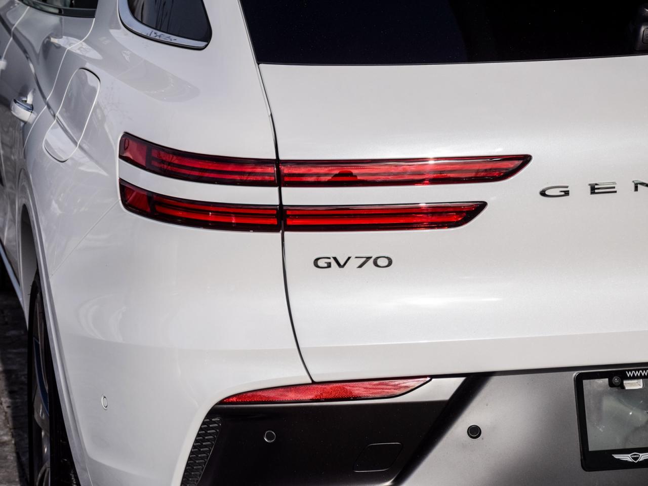 2026 Genesis GV70 2.5T Advanced Tech.Pkg AWD   Used Demonstrator Photo