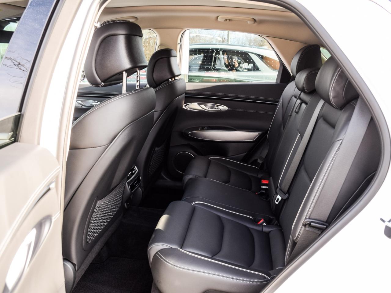 2026 Genesis GV70 2.5T Advanced Tech.Pkg AWD   Used Demonstrator Photo