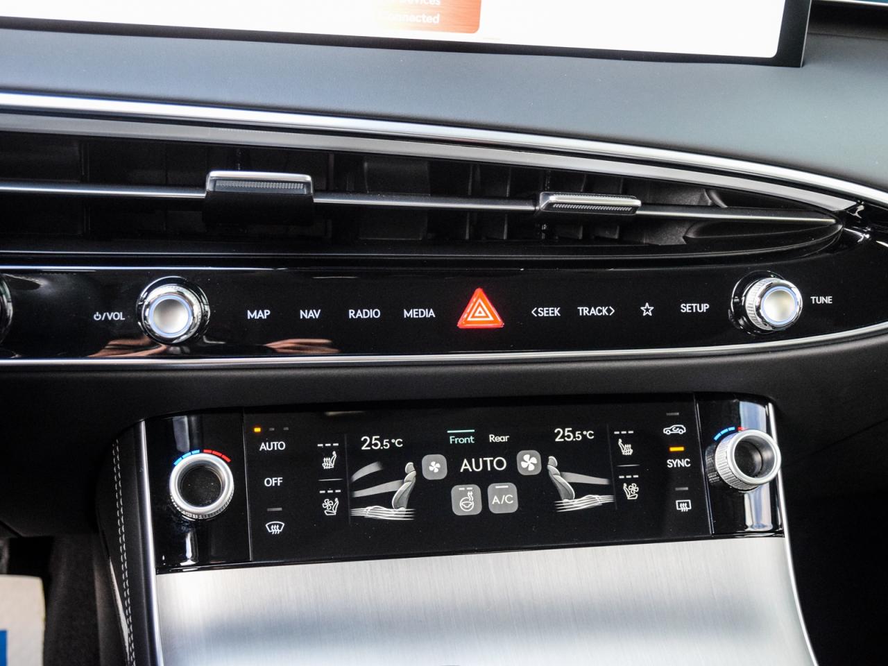 2026 Genesis GV70 2.5T Advanced Tech.Pkg AWD   Used Demonstrator Photo