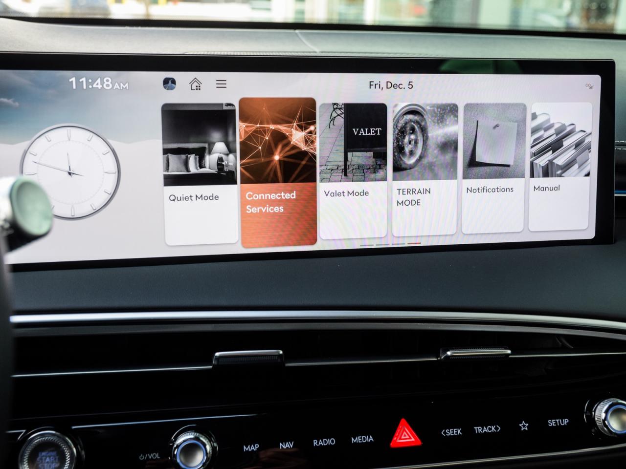 2026 Genesis GV70 2.5T Advanced Tech.Pkg AWD   Used Demonstrator Photo