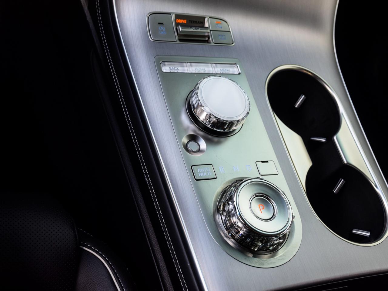 2026 Genesis GV70 2.5T Advanced Tech.Pkg AWD   Used Demonstrator Photo