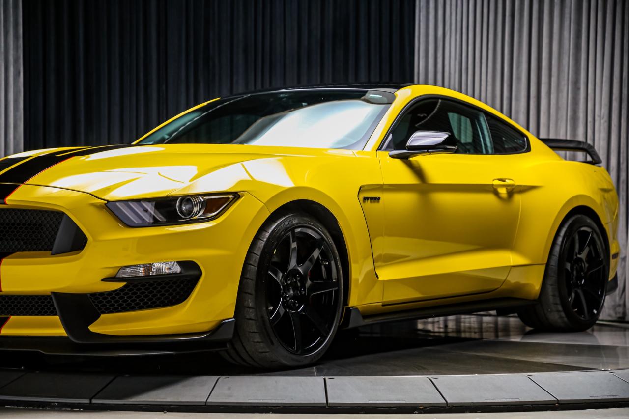 2017 Ford Mustang SHELBY GT350R 5.2L V8  CARBONRIMS LOWKM NOACCIDENT Photo