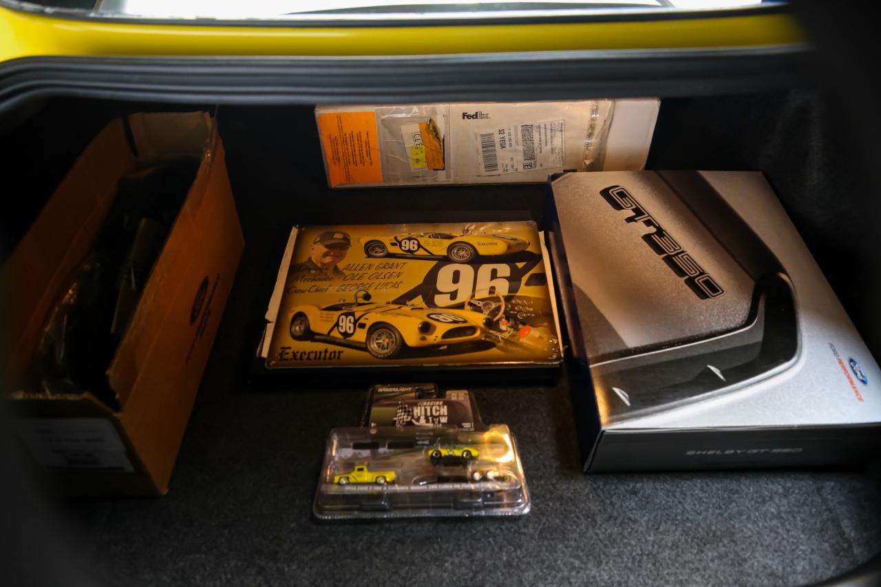 2017 Ford Mustang SHELBY GT350R 5.2L V8  CARBONRIMS LOWKM NOACCIDENT Photo