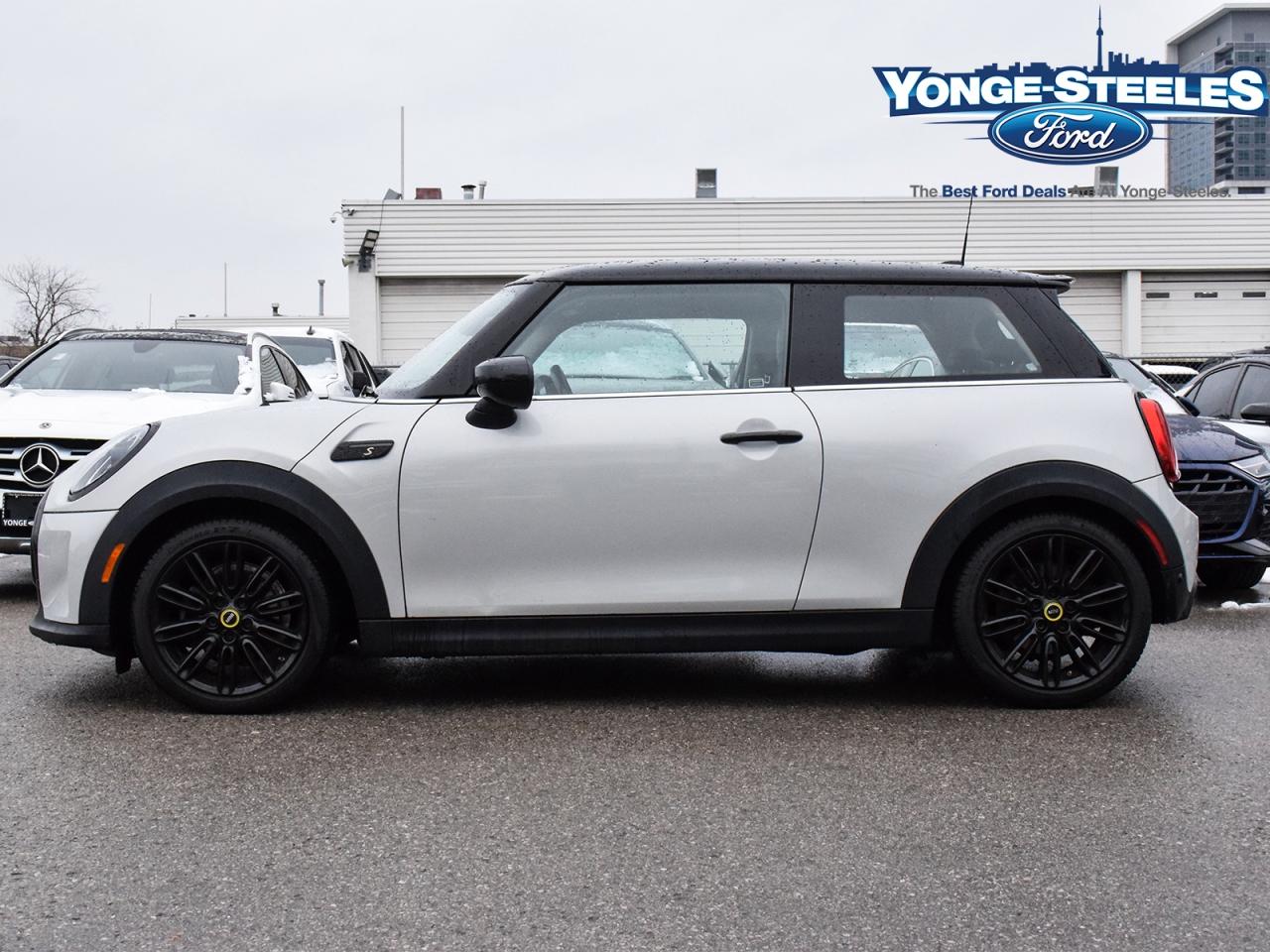 2022 MINI 3 Door Cooper SE FWD Photo