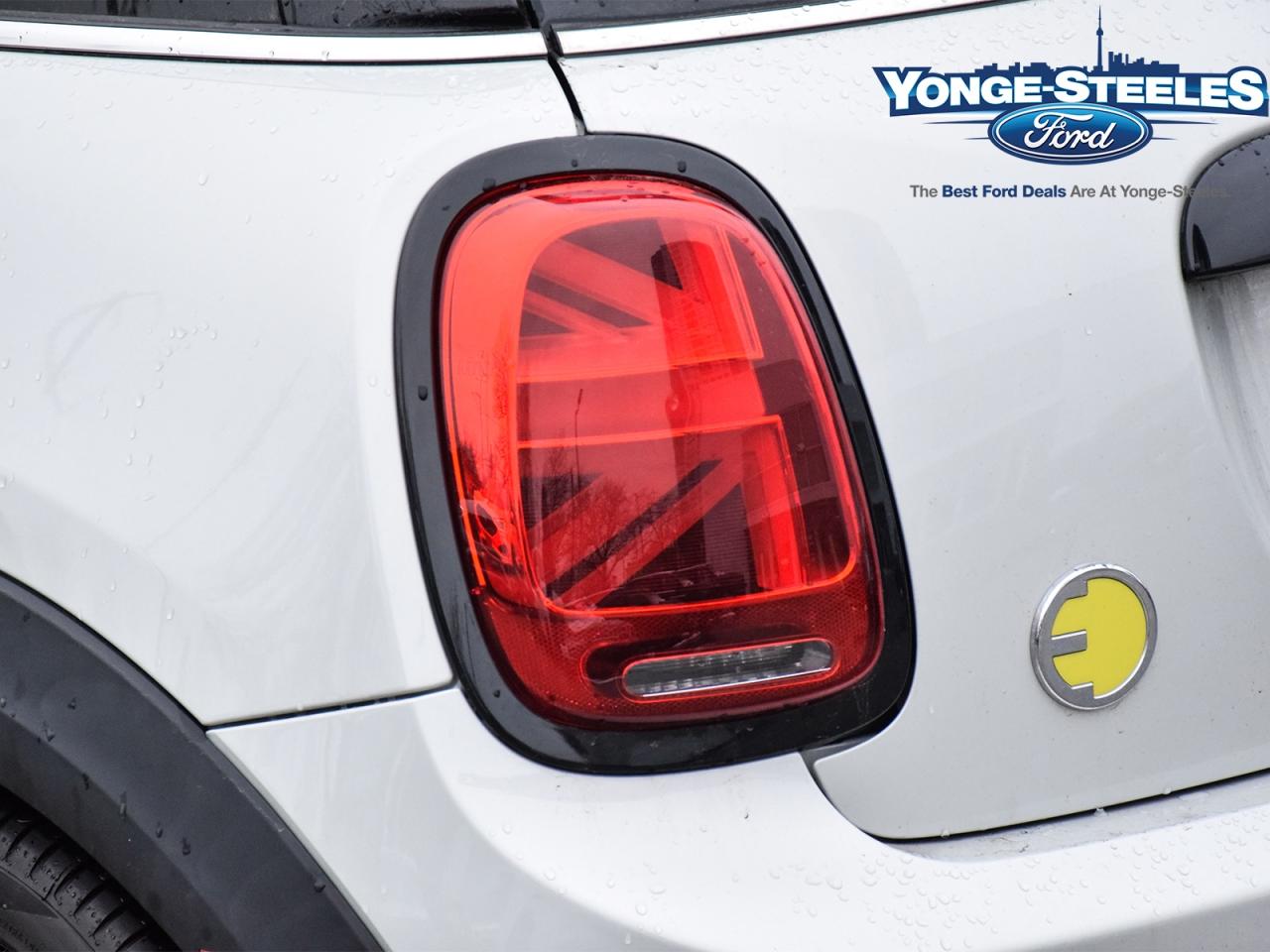 2022 MINI 3 Door Cooper SE FWD Photo