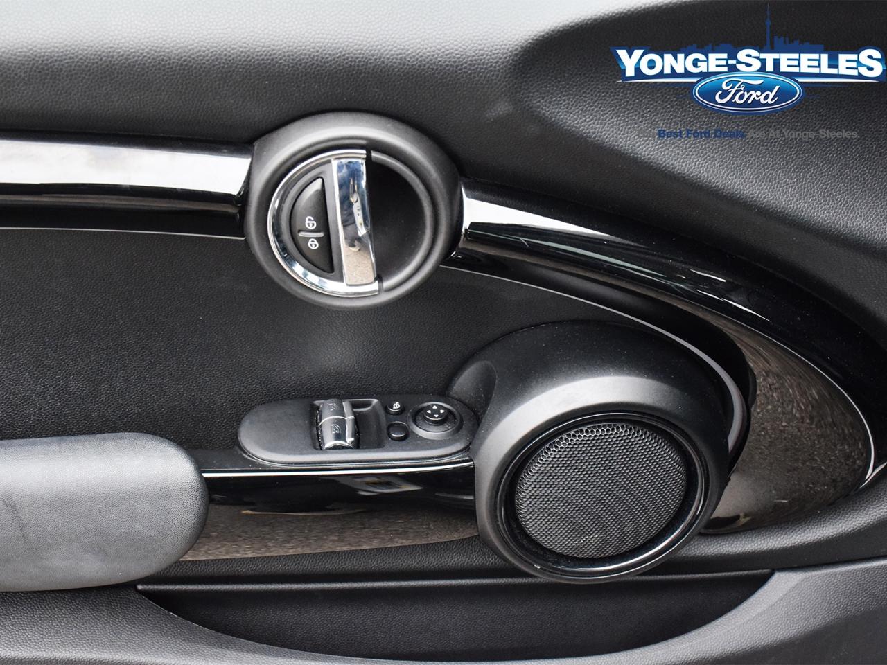 2022 MINI 3 Door Cooper SE FWD Photo