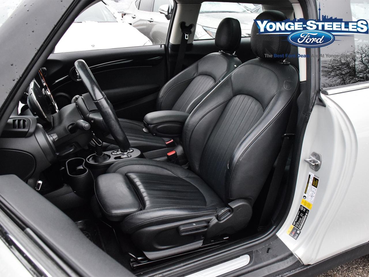 2022 MINI 3 Door Cooper SE FWD Photo