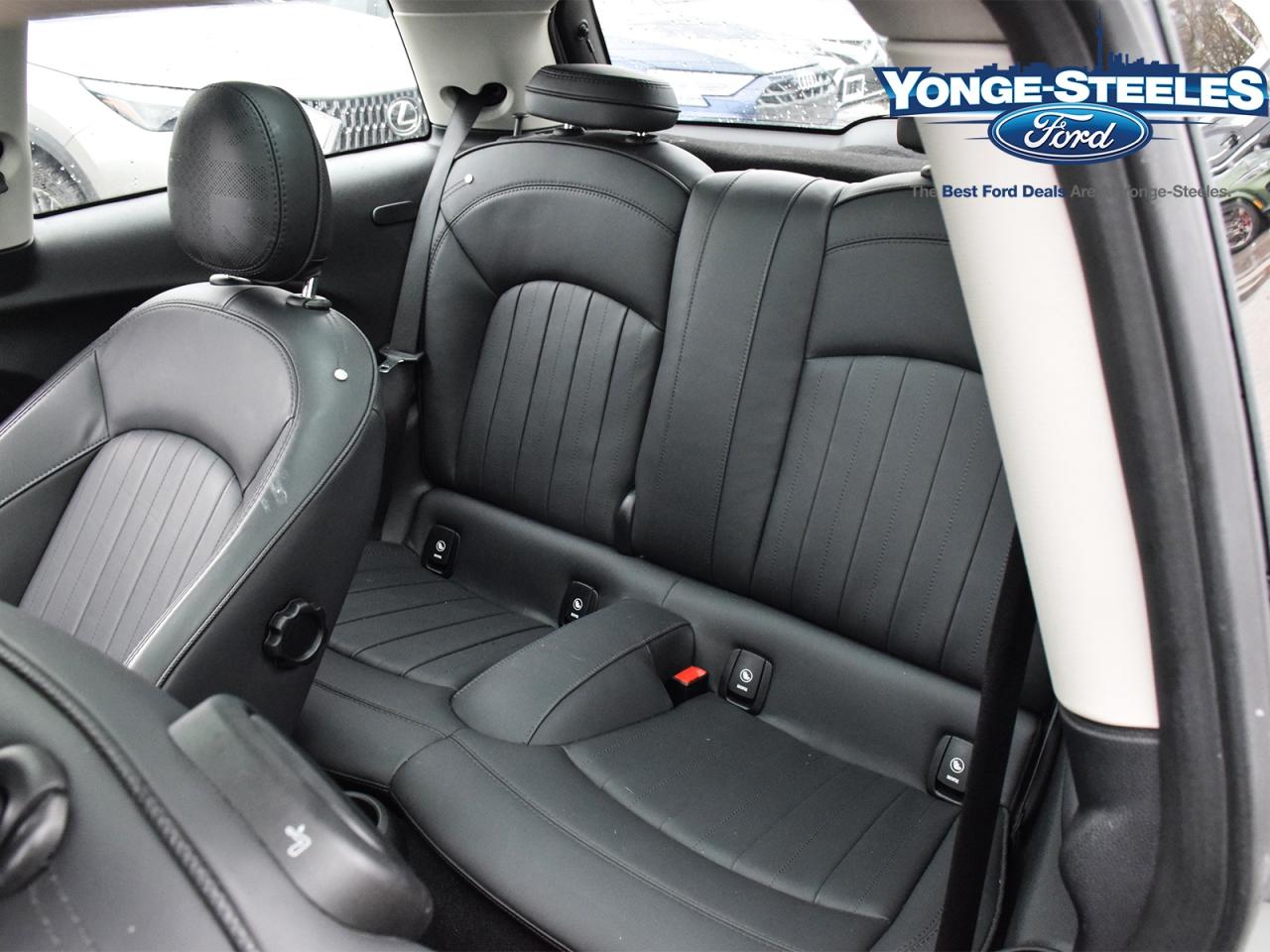 2022 MINI 3 Door Cooper SE FWD Photo