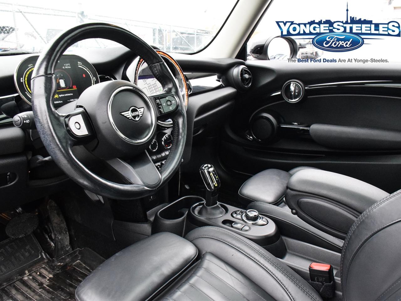 2022 MINI 3 Door Cooper SE FWD Photo