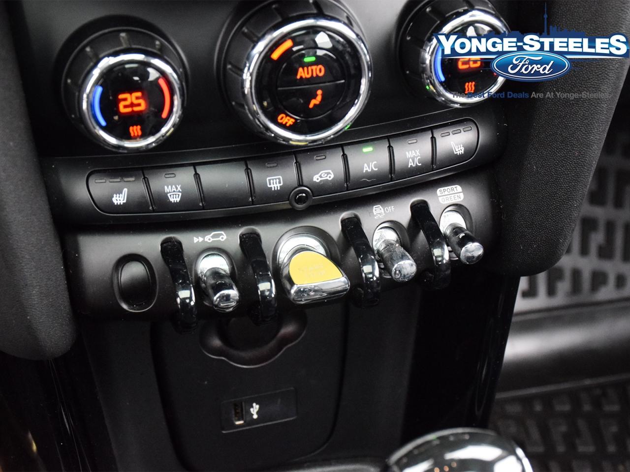 2022 MINI 3 Door Cooper SE FWD Photo