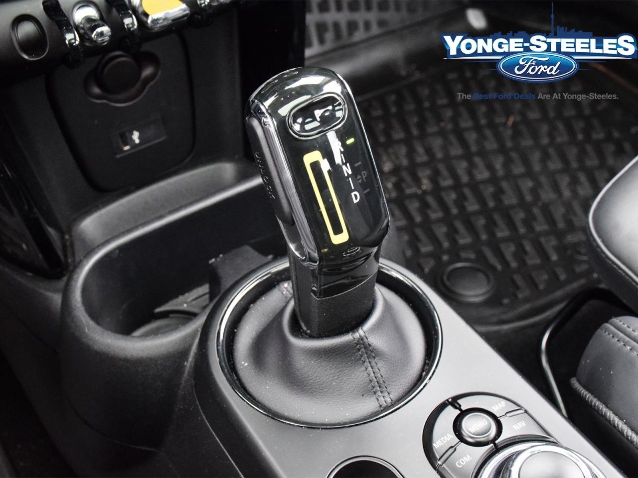 2022 MINI 3 Door Cooper SE FWD Photo