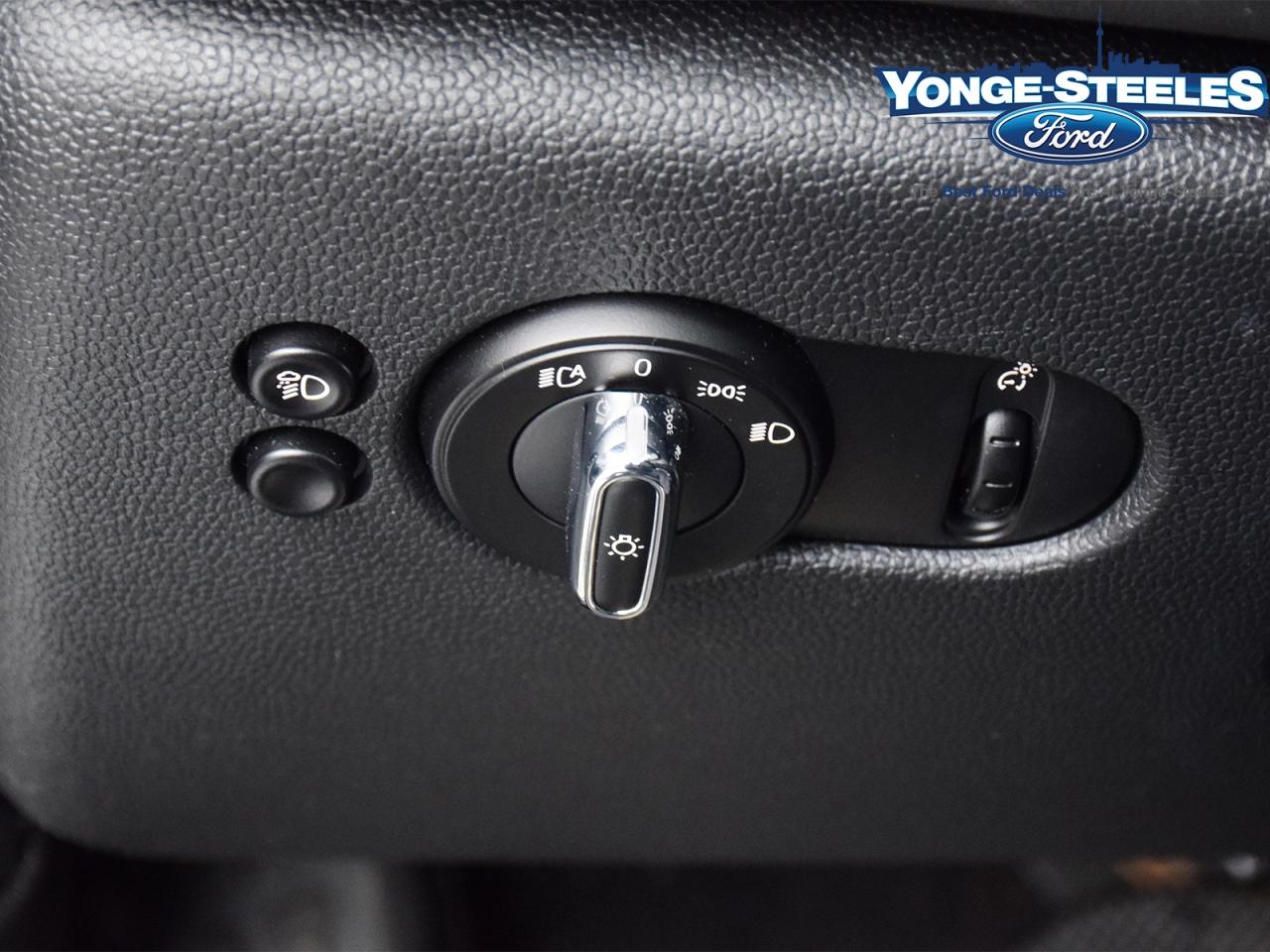 2022 MINI 3 Door Cooper SE FWD Photo