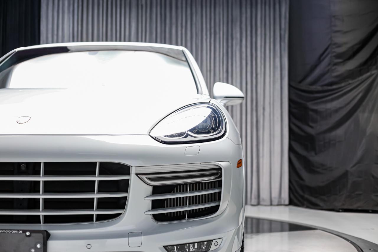 2016 Porsche Cayenne GTS AWD 440HP HIGHLY OPTIONED AIRSUSPENSION PDLS+ Photo