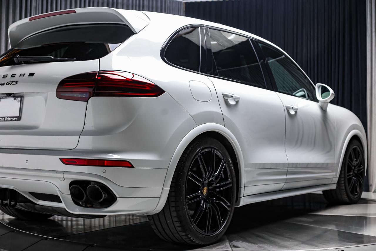 2016 Porsche Cayenne GTS AWD 440HP HIGHLY OPTIONED AIRSUSPENSION PDLS+ Photo