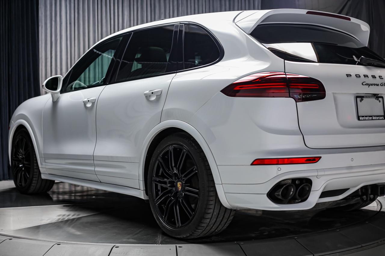 2016 Porsche Cayenne GTS AWD 440HP HIGHLY OPTIONED AIRSUSPENSION PDLS+ Photo