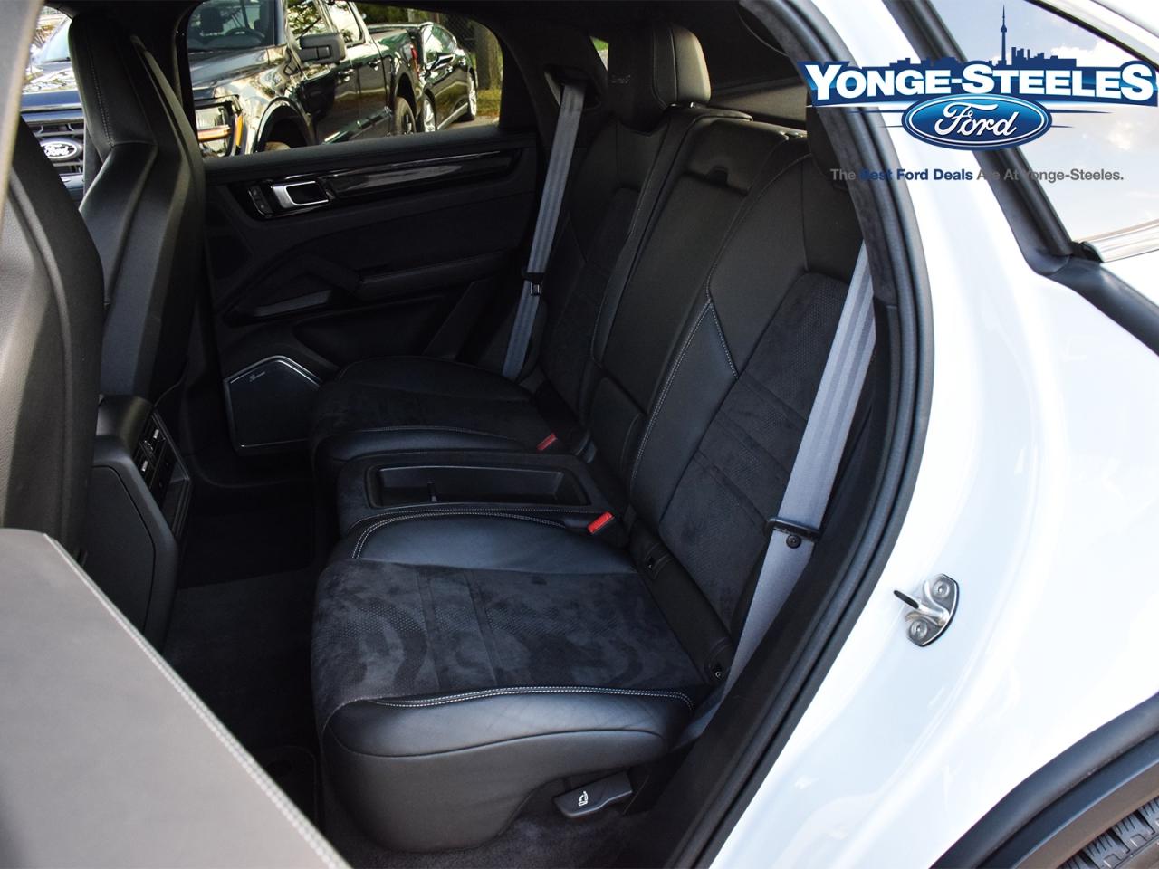 2022 Porsche Cayenne Turbo GT Coupe AWD Photo