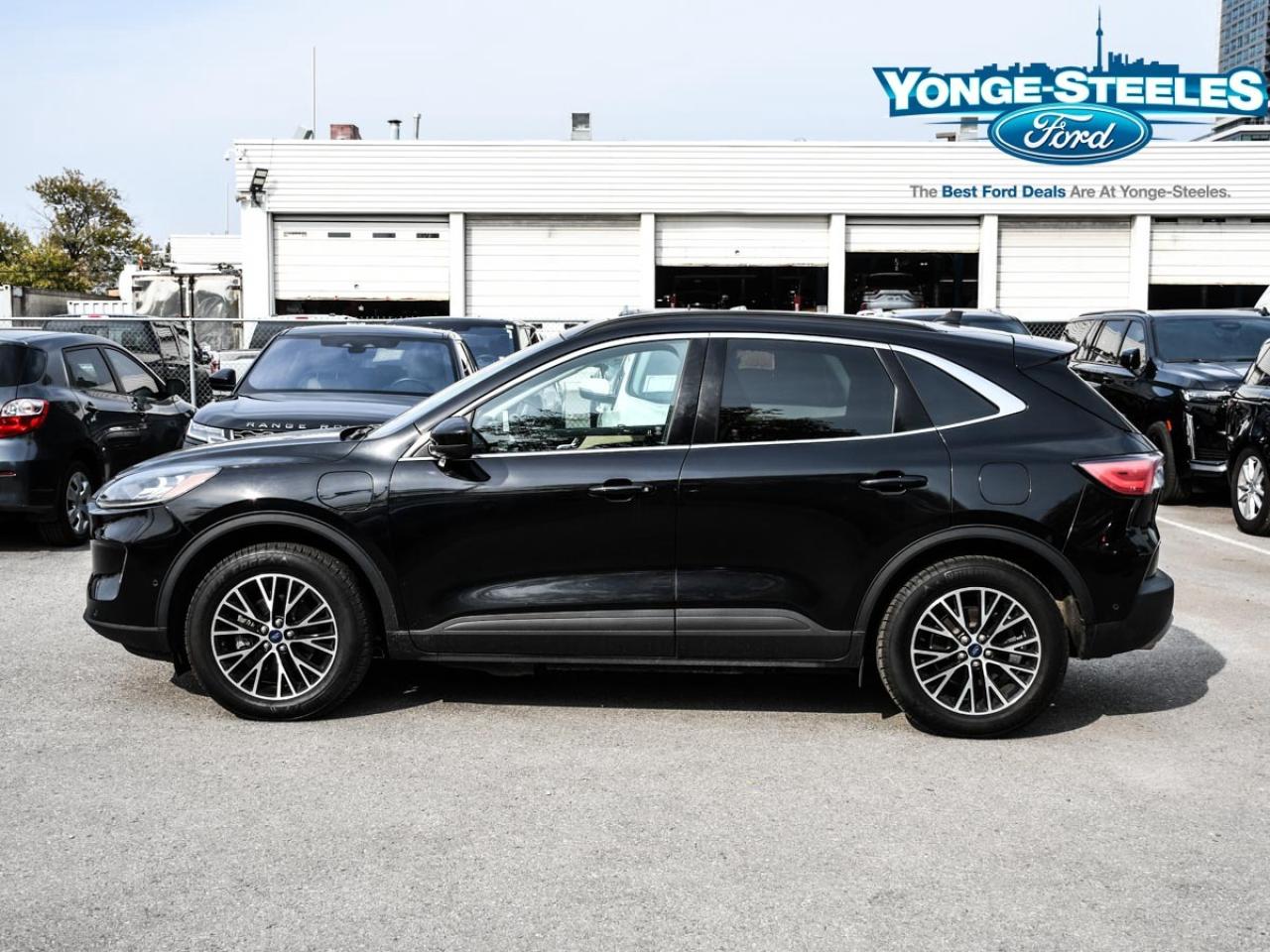 2022 Ford Escape Titanium Plug-In Hybrid 2.5L PREMIUM PKG Photo