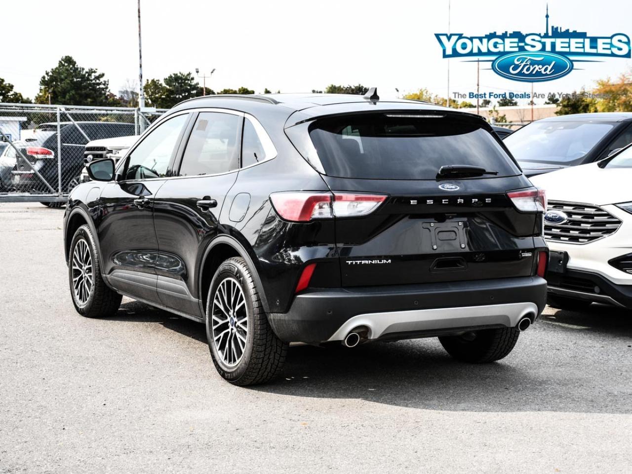 2022 Ford Escape Titanium Plug-In Hybrid 2.5L PREMIUM PKG Photo