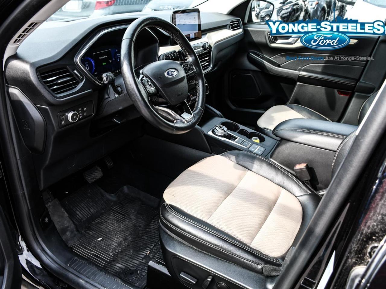 2022 Ford Escape Titanium Plug-In Hybrid 2.5L PREMIUM PKG Photo