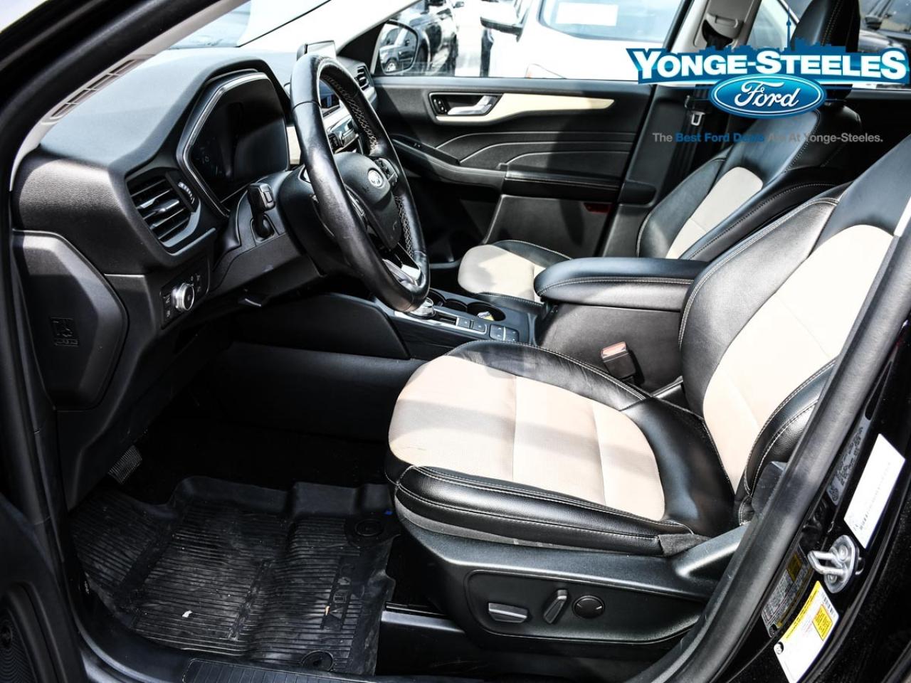 2022 Ford Escape Titanium Plug-In Hybrid 2.5L PREMIUM PKG Photo