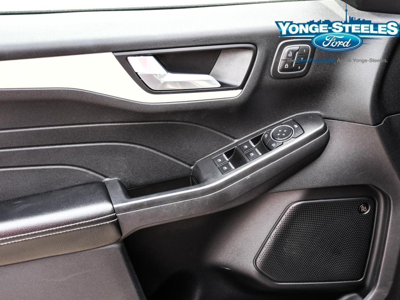 2022 Ford Escape Titanium Plug-In Hybrid 2.5L PREMIUM PKG Photo