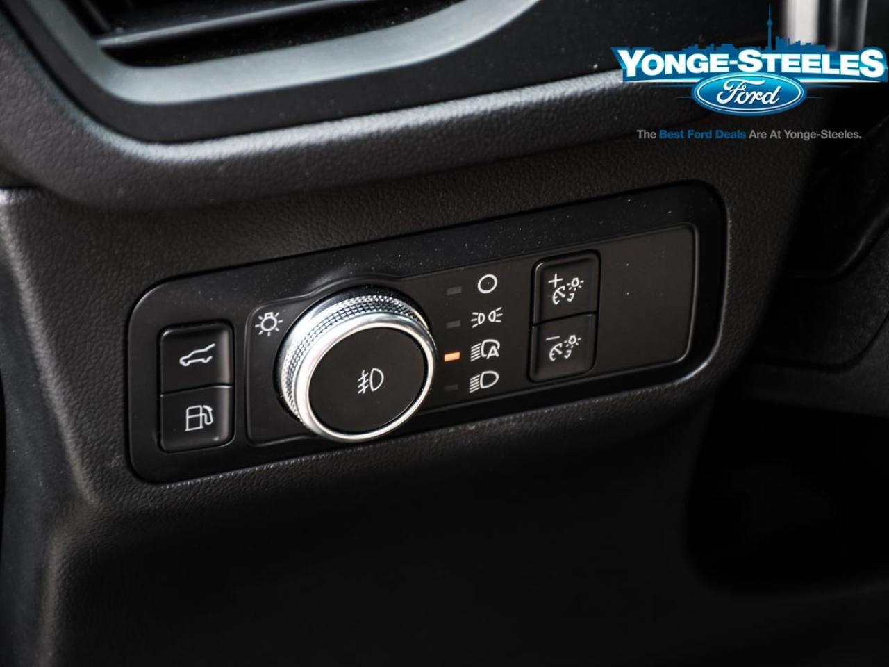 2022 Ford Escape Titanium Plug-In Hybrid 2.5L PREMIUM PKG Photo