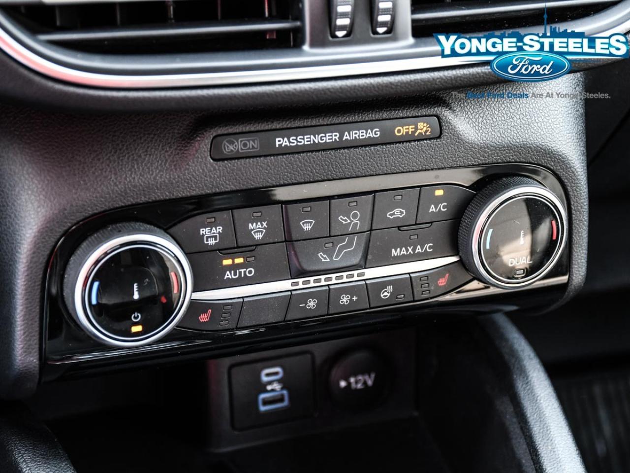 2022 Ford Escape Titanium Plug-In Hybrid 2.5L PREMIUM PKG Photo