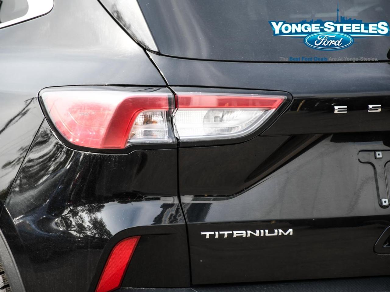 2022 Ford Escape Titanium Plug-In Hybrid 2.5L PREMIUM PKG Photo